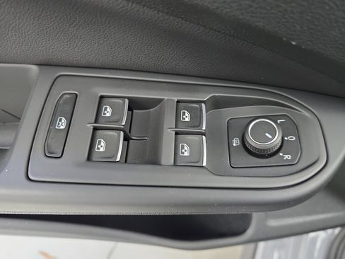 Used 2023 Volkswagen GTI SE image 27