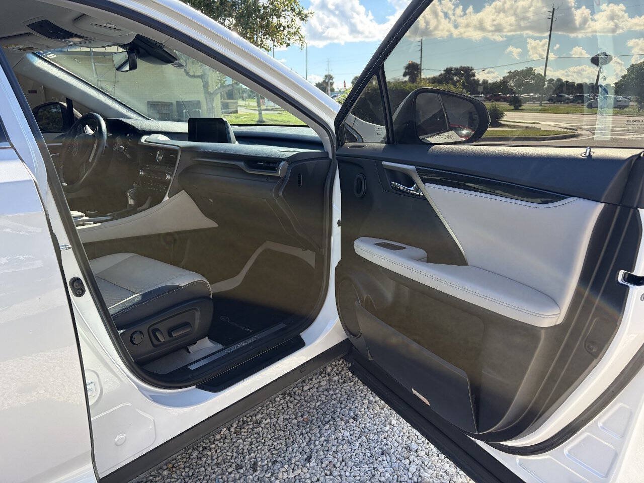 Used 2017 Lexus RX 350 AWD w/ Accessory Package image 38