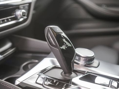 Certified 2023 BMW 530e w/ M Sport Package image 19