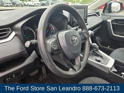 Used 2021 Toyota RAV4 LE AWD/4WD image 14