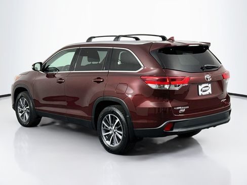 Used 2019 Toyota Highlander XLE AWD/4WD image 13