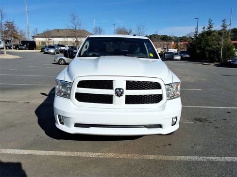 Used 2017 RAM 1500 Express image 2