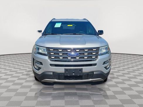 Used 2016 Ford Explorer XLT w/ Equipment Group 202A AWD/4WD image 8