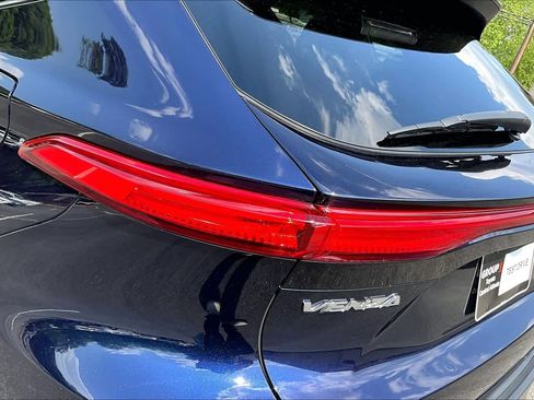 Certified 2021 Toyota Venza LE AWD/4WD image 28
