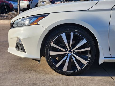 Used 2021 Nissan Altima 2.5 SR image 6