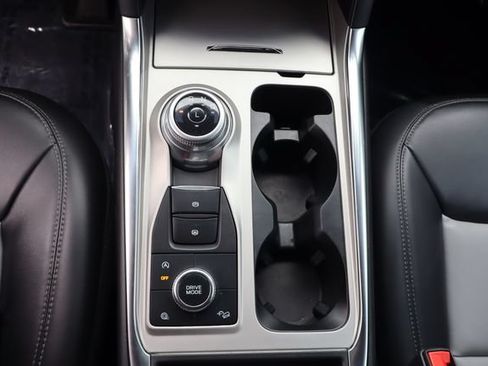 Used 2023 Ford Explorer XLT w/ Equipment Group 202A AWD/4WD image 36