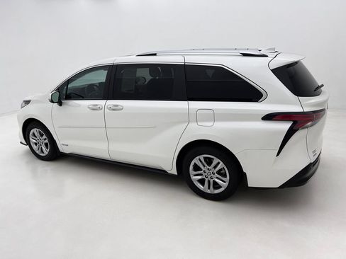 Used 2021 Toyota Sienna Limited AWD/4WD image 10