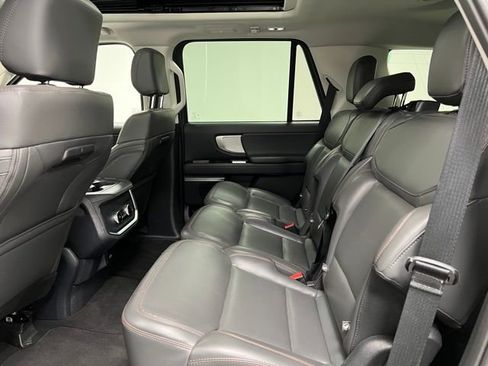Used 2025 Ford Expedition Active AWD/4WD image 39