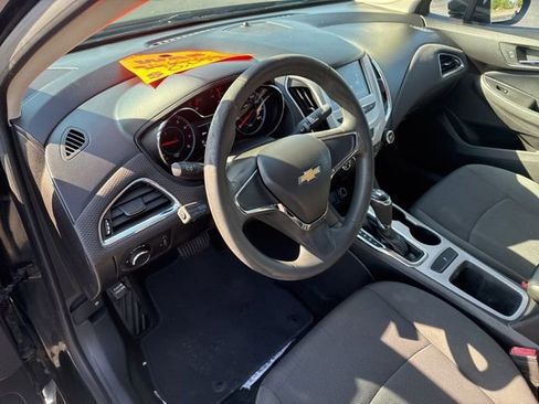 Used 2016 Chevrolet Cruze LS FWD image 20