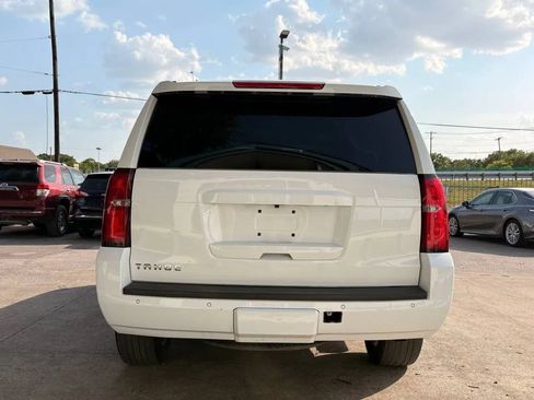 Used 2018 Chevrolet Tahoe LT w/ Luxury Package RWD image 4