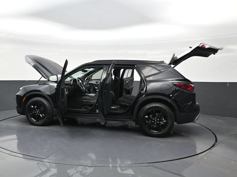 Used 2022 Chevrolet Blazer LT FWD image 32