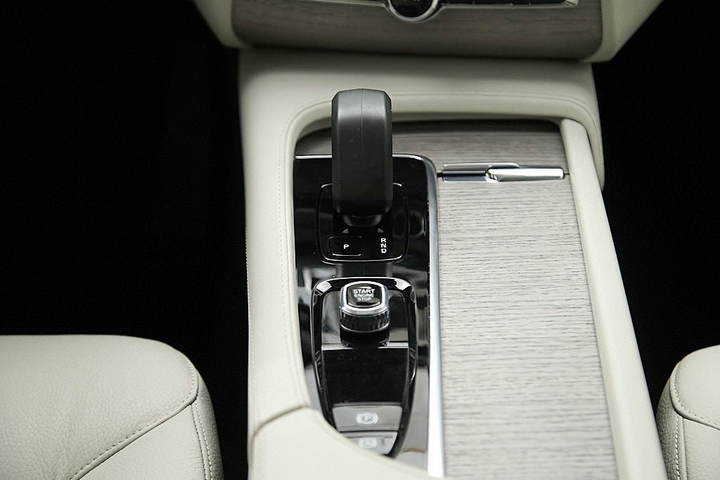 Certified 2024 Volvo XC90 B5 Plus w/ Protection Package Premier AWD/4WD image 31