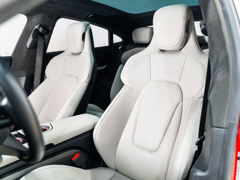 Used 2020 Porsche Taycan image 3