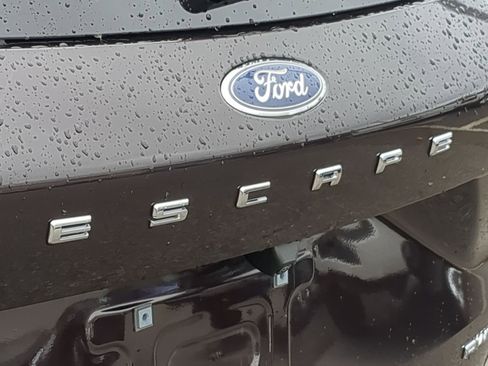Certified 2023 Ford Escape Platinum image 17