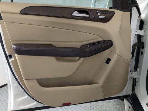 Used 2016 Mercedes-Benz GLE 350 w/ Premium Package image 12