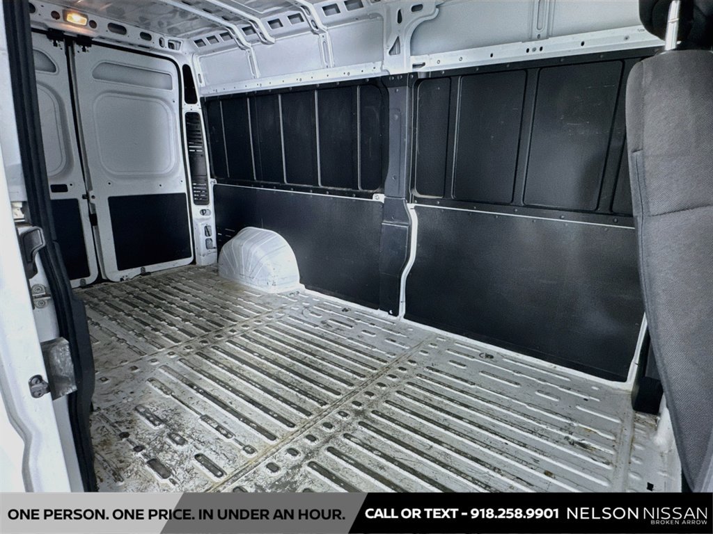 Used 2022 RAM ProMaster 2500 w/ Driver Convenience Group FWD image 23