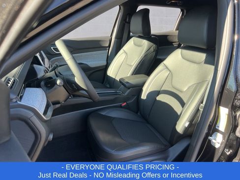 New 2026 Jeep Compass Latitude image 21