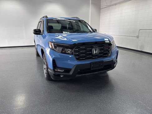 Used 2024 Honda Passport TrailSport image 1