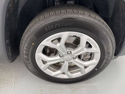 Used 2024 Jeep Compass Latitude AWD/4WD image 15