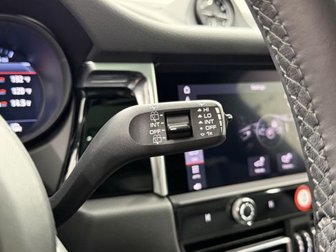 Certified 2024 Porsche Macan AWD/4WD image 53