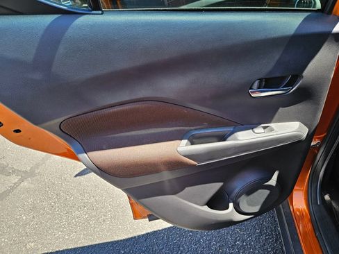 Used 2023 Nissan Kicks SR FWD image 9