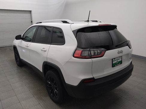 Used 2020 Jeep Cherokee Latitude FWD image 5