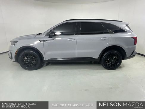 Used 2023 Kia Sorento SX AWD/4WD image 9
