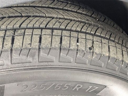 Certified 2023 GMC Terrain SLE w/ Driver Convenience Package image 9