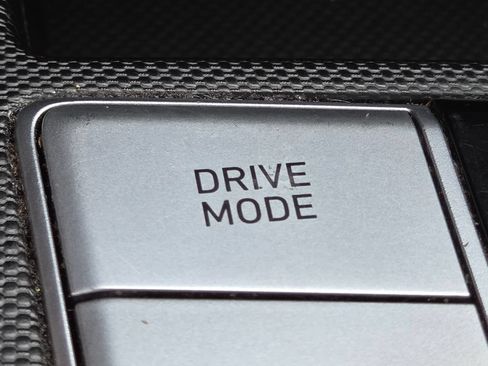 Used 2024 Hyundai Elantra Limited FWD image 33