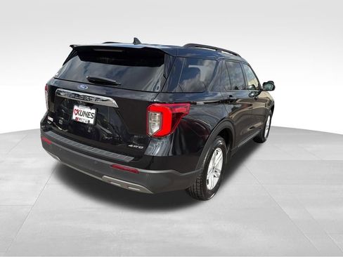 Used 2024 Ford Explorer XLT w/ Equipment Group 202A AWD/4WD image 10