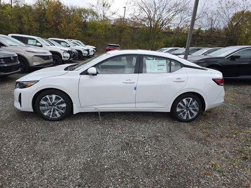 New 2025 Nissan Sentra SV w/ SV Premium Package image 2