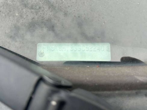 Used 2016 Ford Explorer Platinum image 17