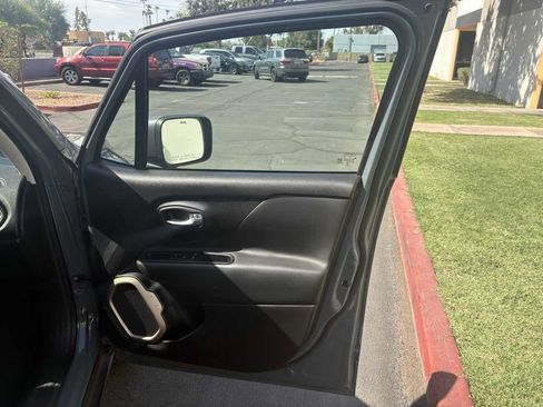 Used 2017 Jeep Renegade Trailhawk image 26