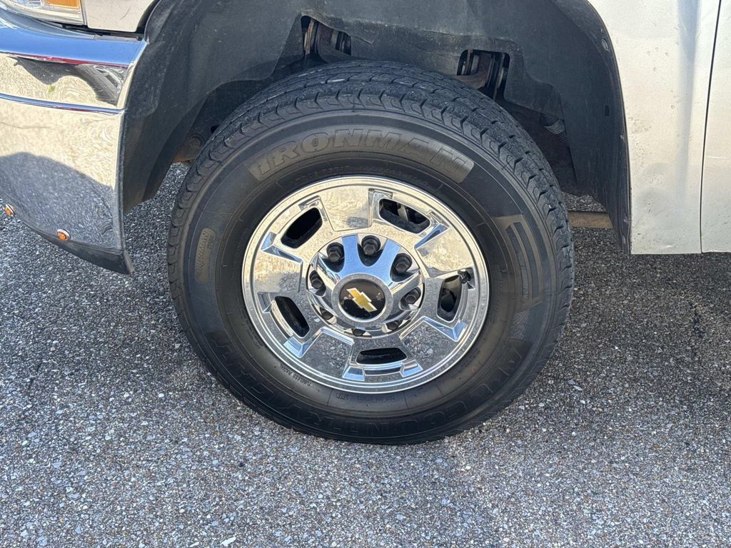 Used 2012 Chevrolet Silverado 2500 W/T AWD/4WD image 8