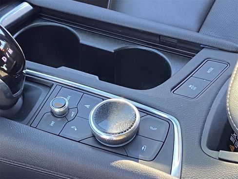 Certified 2025 Cadillac XT6 Premium Luxury image 32