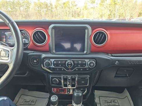 Used 2021 Jeep Wrangler Unlimited Rubicon w/ Xtreme Recon 35" Tire Package image 25