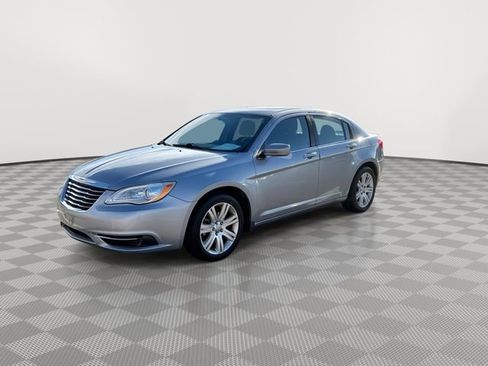 Used 2013 Chrysler 200 LX image 4