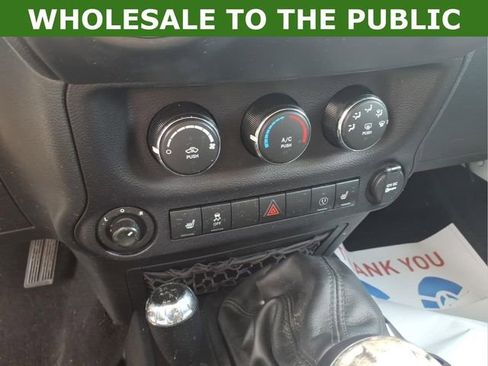 Used 2016 Jeep Wrangler Unlimited Sahara w/ Dual Top Group AWD/4WD image 18