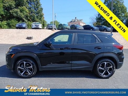 Used 2022 Chevrolet TrailBlazer RS w/ Sun and Liftgate Package image 3