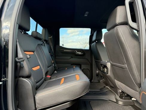 Used 2025 GMC Sierra 1500 AT4 w/ AT4 Premium Package image 18