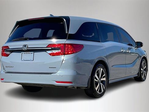 Used 2024 Honda Odyssey Touring image 5