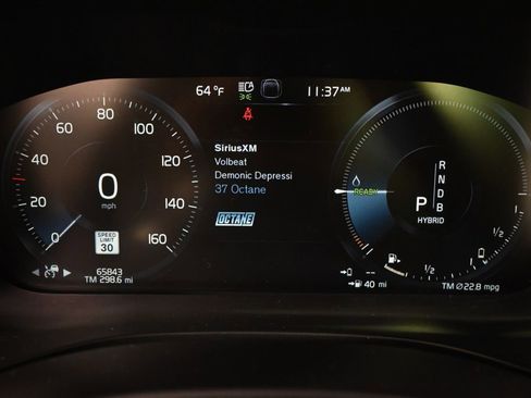 Used 2018 Volvo XC60 T8 Inscription w/ Luxury Seat Package image 25