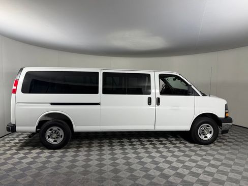 Used 2025 Chevrolet Express 3500 LT w/ LT Preferred Equipment Group RWD image 5