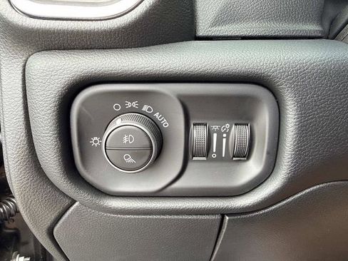 New 2026 RAM 3500 Laramie AWD/4WD image 32
