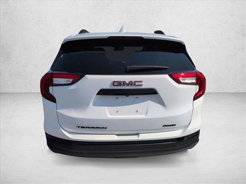 Used 2023 GMC Terrain SLE w/ Driver Convenience Package image 7