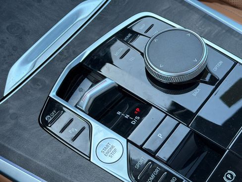 Certified 2024 BMW X5 xDrive40i w/ M Sport Package image 28