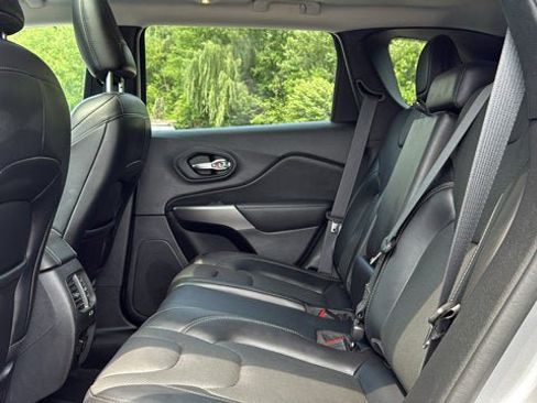 Used 2021 Jeep Cherokee Limited AWD/4WD image 26