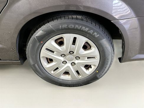 Used 2017 Dodge Grand Caravan SE w/ Power Window Group image 11