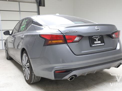 Used 2023 Nissan Altima 2.5 SL FWD image 2