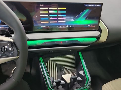 Used 2025 BMW X3 xDrive30i w/ Premium Package image 7